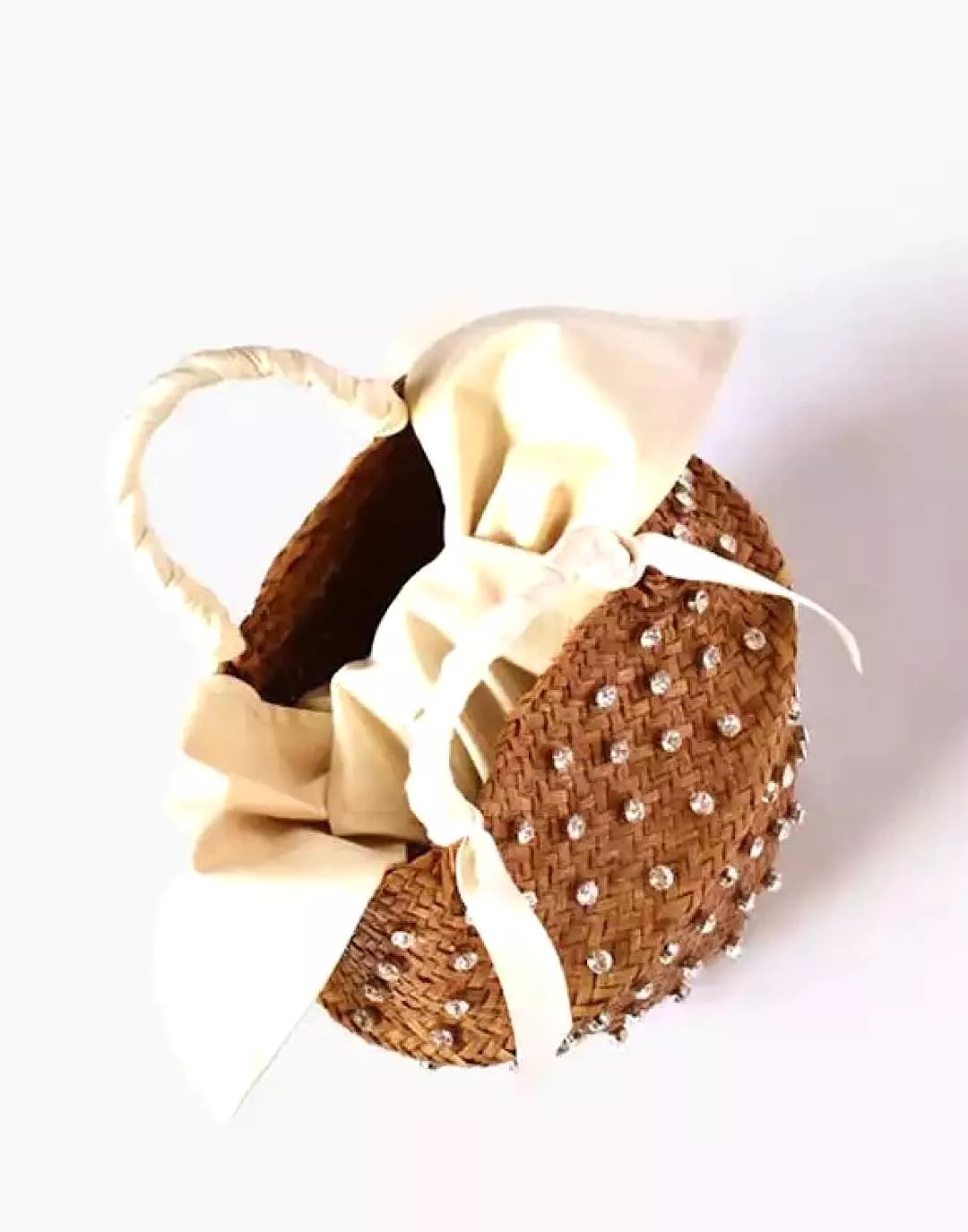 Diamond Decorated Straw Bucket Bag with White Lining