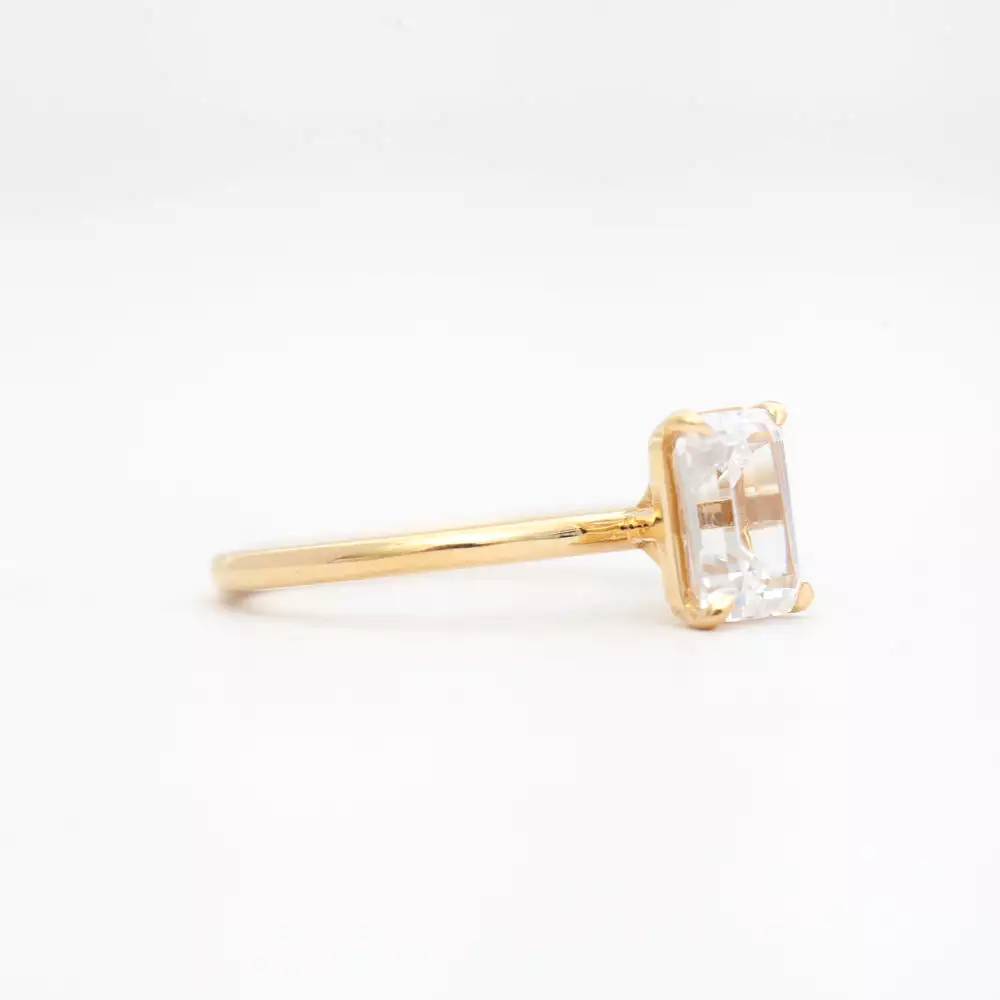 Emerald-Cut Coursière Solitaire