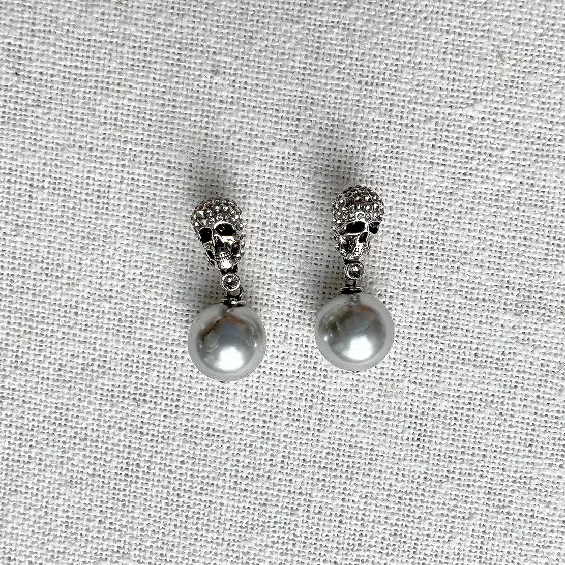 Pearl N Skull Earrings, Silver